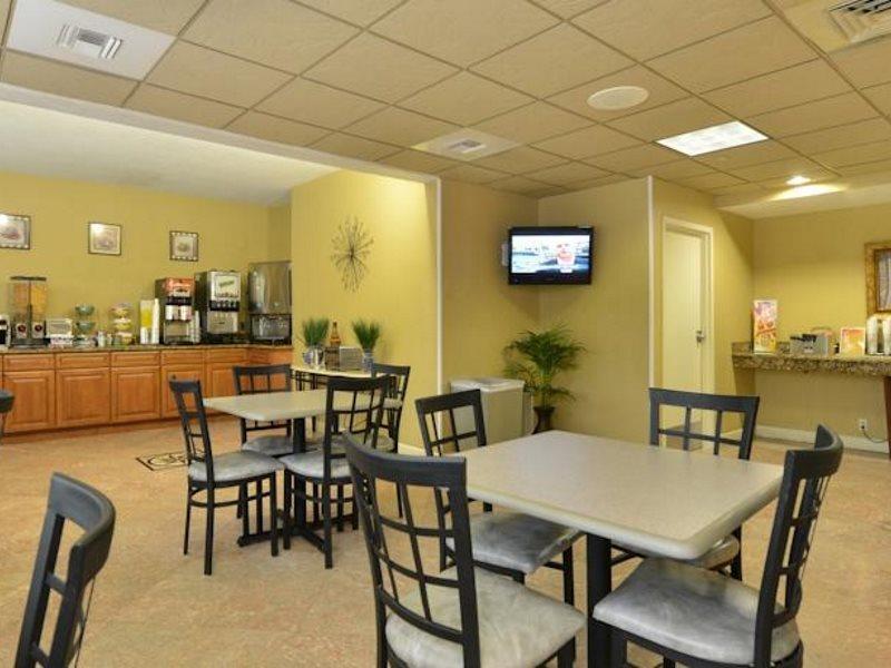 Quality Inn & Suites Near The Theme Parks Орландо Екстер'єр фото