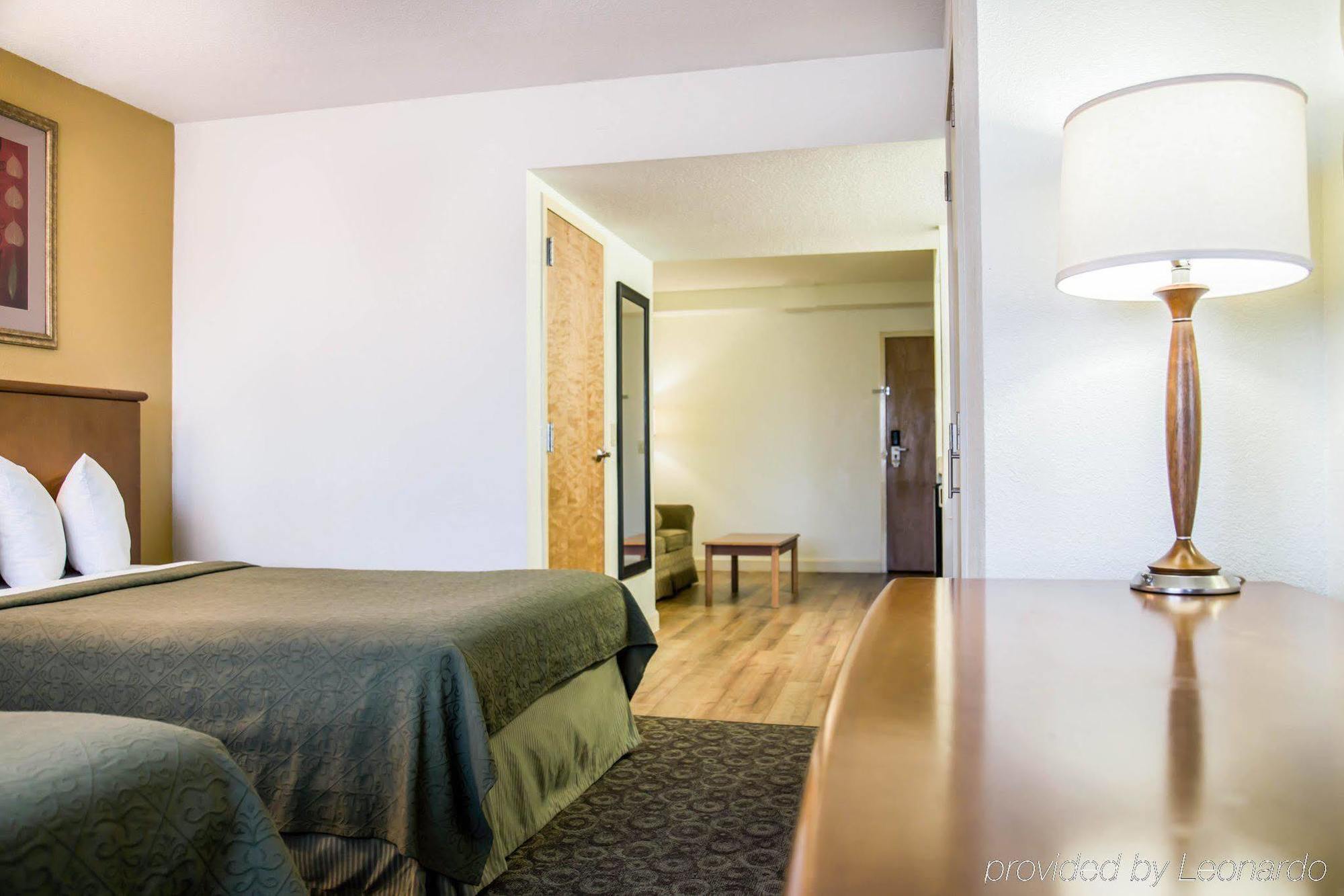 Quality Inn & Suites Near The Theme Parks Орландо Екстер'єр фото