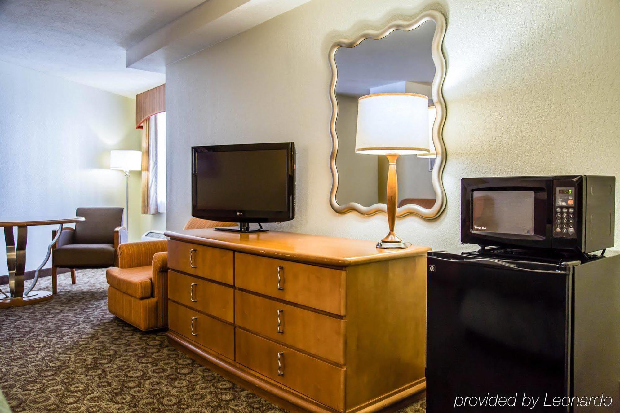 Quality Inn & Suites Near The Theme Parks Орландо Екстер'єр фото