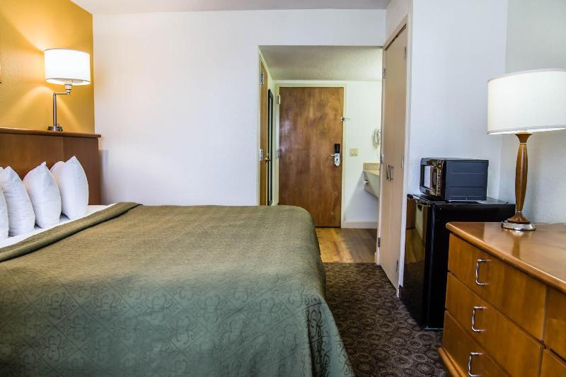 Quality Inn & Suites Near The Theme Parks Орландо Екстер'єр фото