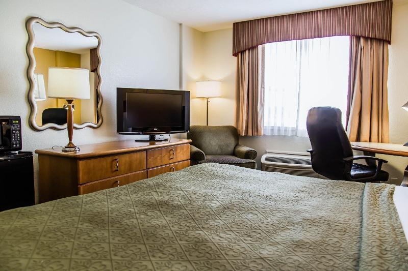 Quality Inn & Suites Near The Theme Parks Орландо Екстер'єр фото